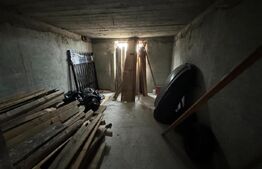 Casă la rosu, 100 mp utili, 1000 mp teren, zona Șimnicu de Sus