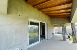 Casa moderna plan parter, 3 dormitoare , 594 mp teren, zona  Casa Noastra