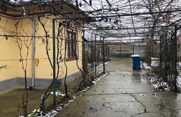 Casă bătrânească 100 mp utili,cu toate utilitățile,teren1.045 mp,Șimnicul de Jos