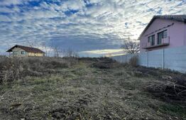 Teren 1900 mp, zona centrala in Carcea / str Manastirii