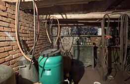 Casa locuibila toate utilitatile zona Simnicul de Jos 1424 mp cu front 25 mp