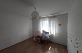 Apartament , 4 camere, 95mp, zona centrul multifunctional