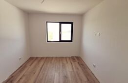 Case P+E, moderne, 125 mp utili și 300 mp teren, utilități, Simnicu de Jos!