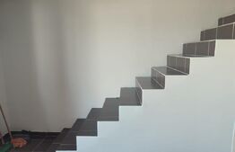 Casă 90 mp, teren 300 mp, zona Damila