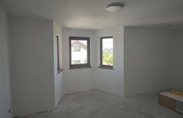 Casă 90 mp, teren 300 mp, zona Damila