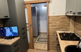 Apartament 3 camere, Centru, zona Pietonala/Casa de Pensii