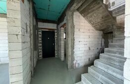 Casă semi-finisată P + E, 111 mp utili, teren 339 mp, Pielești, zona Magnolia