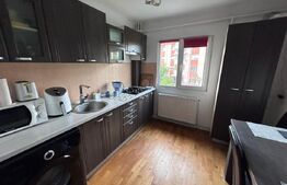 Apartament , 3 camere, 74mp, zona piata din Rovine