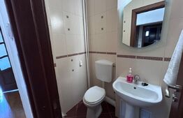 Apartament , 3 camere, 74mp, zona piata din Rovine