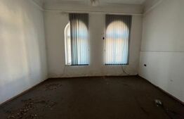 Proprietate stil boieresc cu proiect si autorizatie de renovare, zona  Centrala