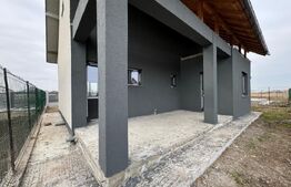 Casă semi-finisată P + M, 110 mp utili, teren 339 mp, Pielești, zona Magnolia
