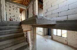 Casă semi-finisată P + M, 110 mp utili, teren 339 mp, Pielești, zona Magnolia