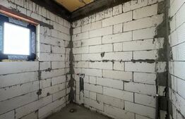 Casă semi-finisată P + M, 110 mp utili, teren 339 mp, Pielești, zona Magnolia