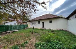 Casă pe parter 84 mpc, pe un teren de 697 mp, front 18 m, CENTRU