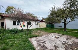 Casă pe parter 84 mpc, pe un teren de 697 mp, front 18 m, CENTRU