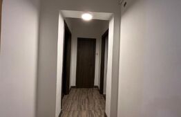 Apartament 3 camere, 74 mp, semidecomandat, centrală termică, zona Centrală