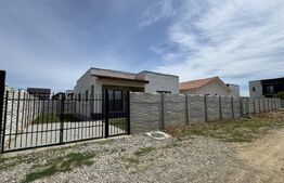 Casă pe parter la cheie, 106 mp construiți, teren 300 mp, zona Selgros