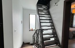 Casă în regim P+E+M, 130 mp², curte privată, zona Romanești