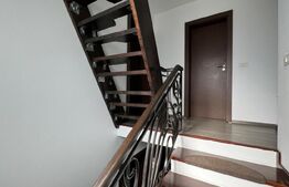 Casă în regim P+E+M, 130 mp², curte privată, zona Romanești