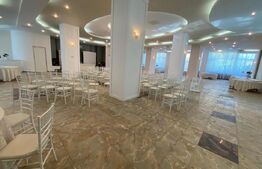 Spatiu comercial, 404 mp, zona centrala, parcare privata