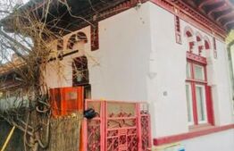 Casa renovabila de 3 camere, 90 mp utili, teren 226 mp, zona ultracentrala