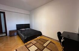 Apartament cu 3 camere, decomandat, 78 mp, zona Calea București-Piața Mare