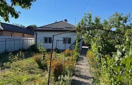 Casă bătrânească renovabilă cu teren de 586mp și toate utilitățile zona Brestei 