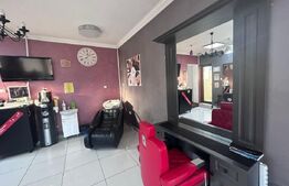 Spatiu comercial, 150 mp, salon de infrumusetare complet echipat