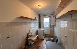 Apartament cu 3 camere, centrala termica, zona Craiovita