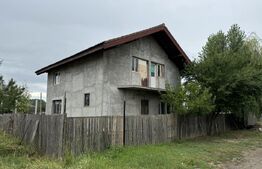 Casă P + E la roșu, 106 mp utili, 198 mp teren