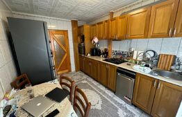 Apartament 3 camere decomandat Etajul 1 69 m, Cartier Brazda, zona Guliver 