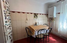 Apartament 4 camere, centrală termică, etaj 1, zona Consul