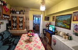Apartament 4 camere decomandat, 2 bai, 80 mpu  cu centrala, zona Consul!