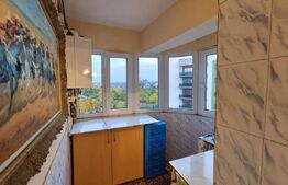 Apartament 4 camere decomandat, 2 bai, 80 mpu  cu centrala, zona Consul!