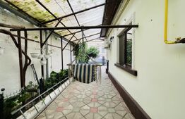 Proprietate centrala, 2 case, 240 mp utili, 320 mp teren