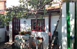 Casa renovabila sau demolabila, 160 mp teren, în spate la KFC