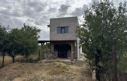 Casa P + 1 de 100 mp utili, cu 300 mp teren in zona Preajba sat