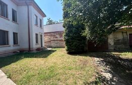 Casa boiereasca, 200 mp, centrala termica proprie, zona centrala