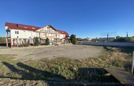 Teren 10800 mp, deschidere 150 m la E70, Hotel 680 mp, Isalnita