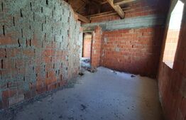 Ofertă! Casă la rosu, 140 mp utili, 520 mp curte, zona Metro