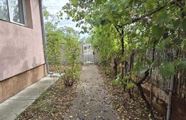 Casa in Carcea 2000 mp de teren, front de 17 ml la strada, toate utilitatile.