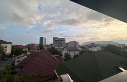 Penthouse cu 3 camere, 2 bai,  terasa 40 mp, zona centrala