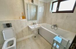 Apartament 3 camere, 76 mp, centrala termica, parcare, zona Centrala