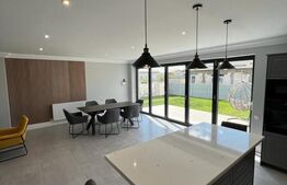 Casa cu 4 camere, incalzire in pardoseala, 400 mp teren, zona Damila