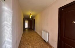 Casa cu 7 dormitoare, în regim P+E+M, 300 mp și 250 mp curte, în zona centrală