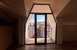 Casa cu 7 dormitoare, în regim P+E+M, 300 mp și 250 mp curte, în zona centrală