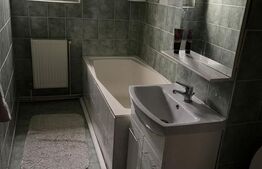 Apartament cu 3 camere, AC, centrală termică, decomandat, 80 mp, Lăpuș