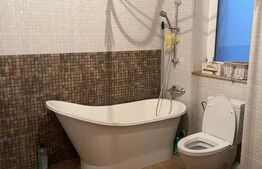 Apartament cu 3 camere, parcare privata, zona centrala