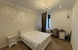 Casă tip conac S + P + E de 365 mpu, pe un teren de 1.143mp, Malu Mare