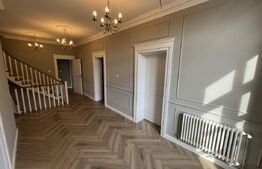 Casă tip conac S + P + E de 365 mpu, pe un teren de 1.143mp, Malu Mare